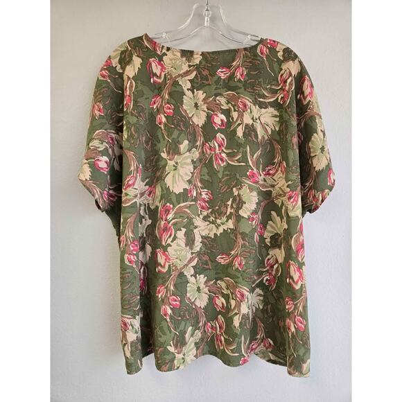 STUDIO B by Bobeau Floral Twist-Front Blouse - Picture 4 of 4